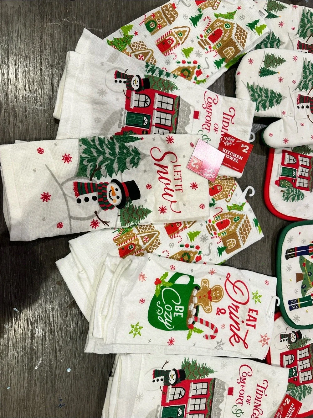 Holiday Kitchen Towel and Pot Holder Set 12 pcs. Christmas gift for friends?